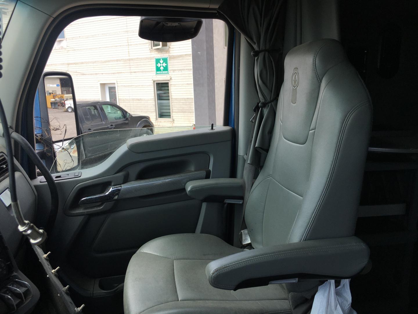 ./imagenes/INVOICE/2019/16958/TRACTOCAMION KENWORTH T680 (31).JPG